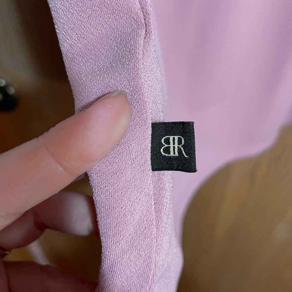 EUC Banana Republic Pink Long Sleeve V-Neck Top with Stretch - Picture 3 of 6